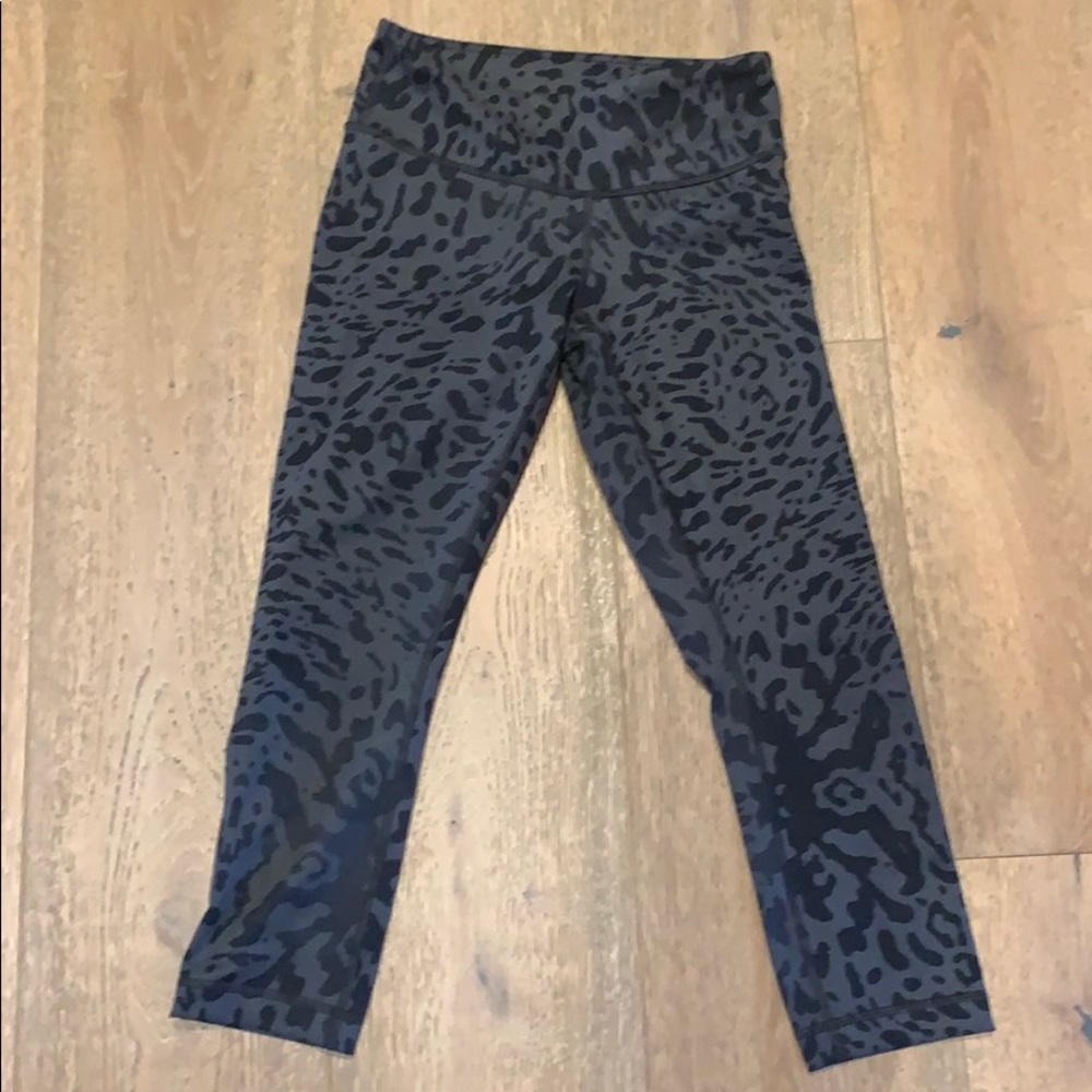 Lululemon mid calf leggings
